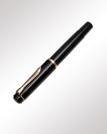 Pelikan Kolbenfüller M200 schwarz geschlossen
